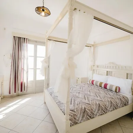 Blue Arise Hotel Fira (Santorini)